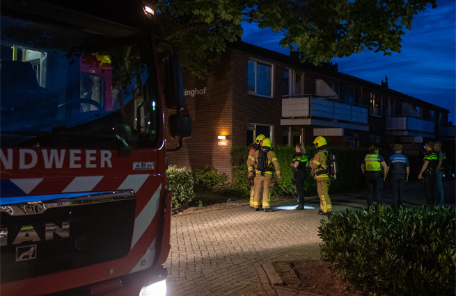 Brandweer Dinxperlo en Suderwick bestrijden brand in Ressinghof aan het Kerkpad