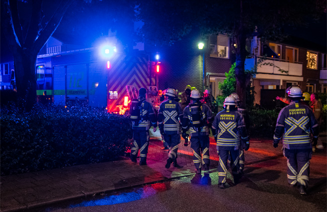 Brandweer Dinxperlo en Suderwick bestrijden brand in Ressinghof aan het Kerkpad