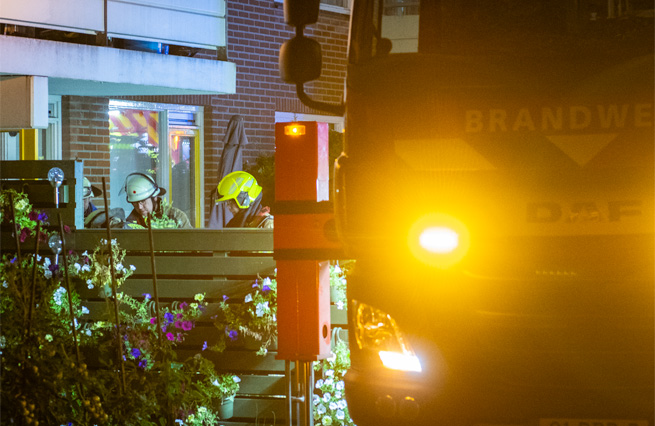 Brandweer Dinxperlo en Suderwick bestrijden brand in Ressinghof aan het Kerkpad