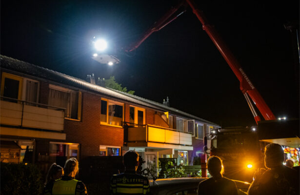 Brandweer Dinxperlo en Suderwick bestrijden brand in Ressinghof aan het Kerkpad