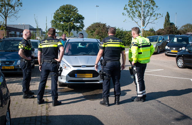 Aanrijding auto vs vrachtwagen Meniststraat Dinxperlo