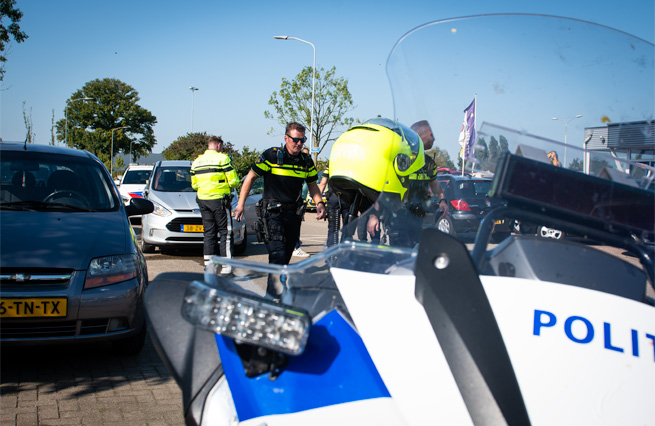 Aanrijding auto vs vrachtwagen Meniststraat Dinxperlo